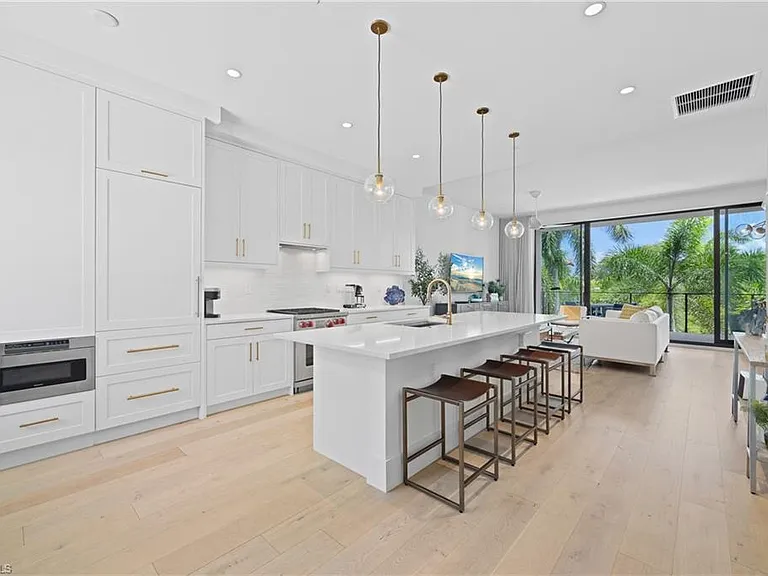 850 Central Ave #203 — Photo 3