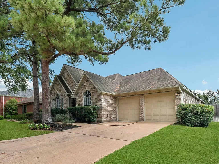 1322 W Forest Dr — Photo 3