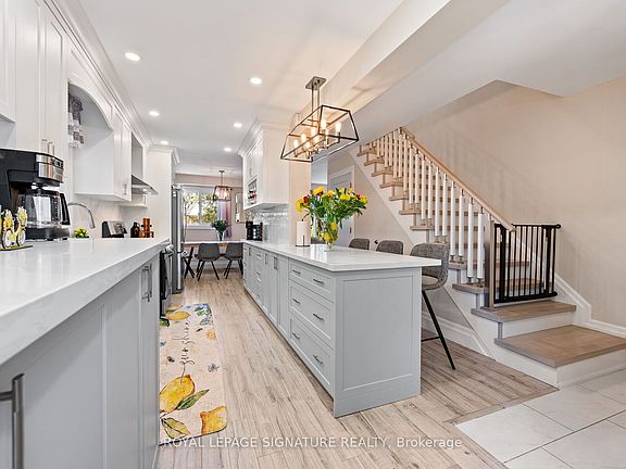 3rd image of 12 Hewitt Cres