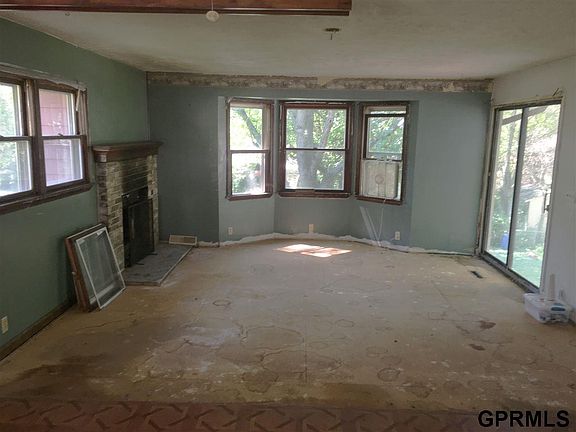 4th image of 2401 Robin Dr