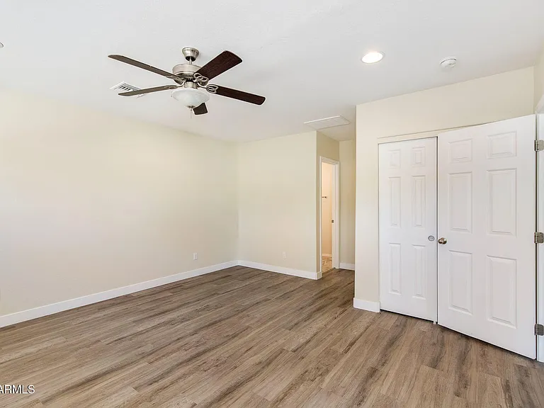 5002 E Mitchell Dr — Photo 20