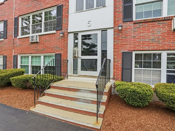 5 Tara Dr Unit 5, Weymouth, MA 02188