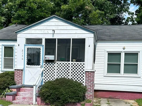 2136 Commander Rd, North Charleston, SC 29405