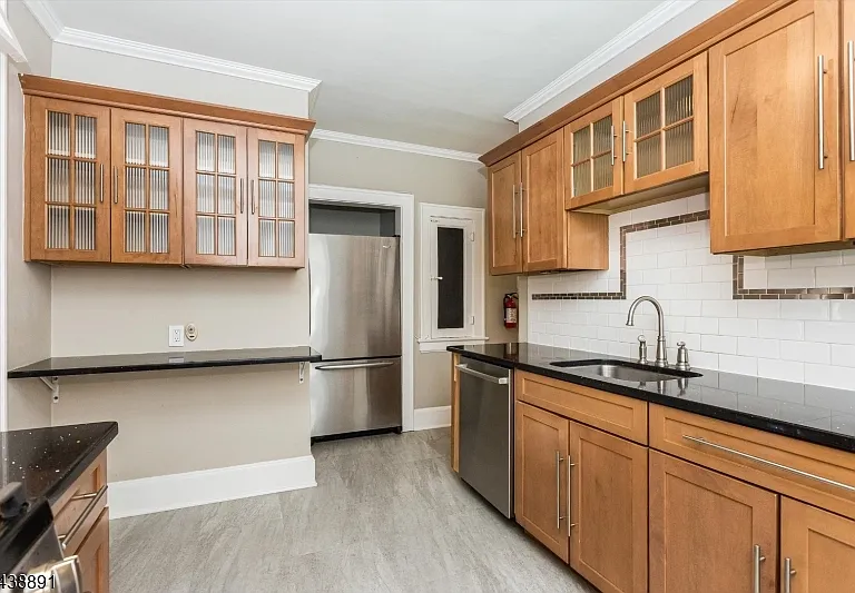 55 Park Ave #26 — Photo 18