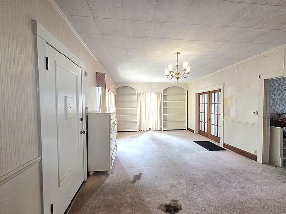 4th image of 1320 Highland Ave