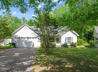 523 Jimmies Creek Dr, New Bern, NC 28562