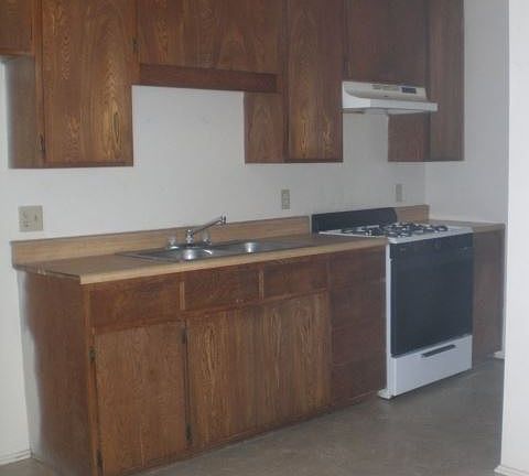 5th image of 112 E Cottage St #A
