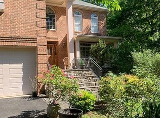 7203 Calamo St, Springfield, VA 22150