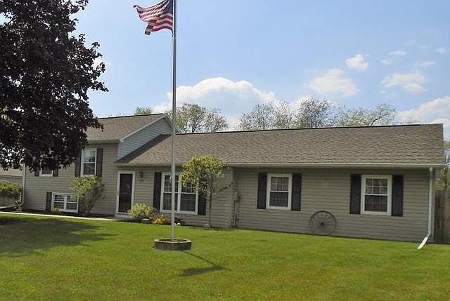 1st image of 23 Woodland Way