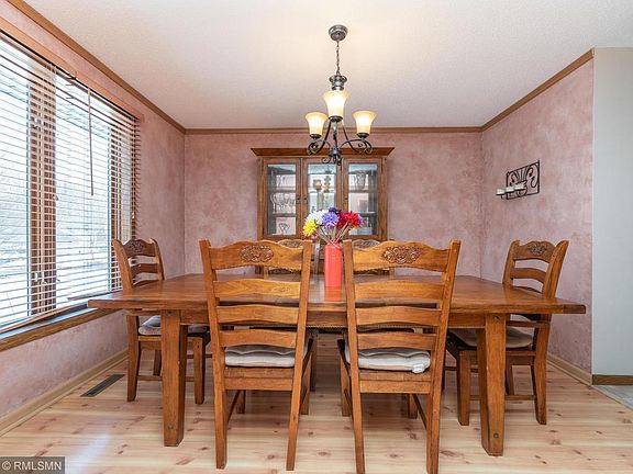 5th image of 1001 Forest Glen Ct
