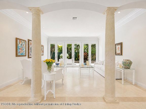 3rd image of 286 Jamaica Ln