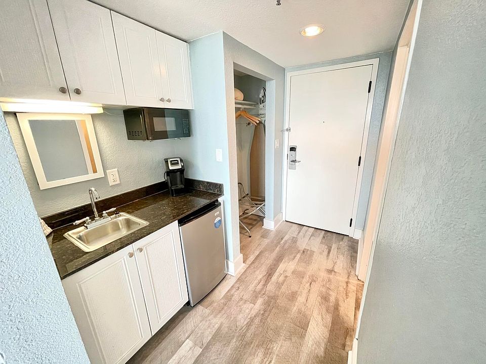 Studio Kitchenette