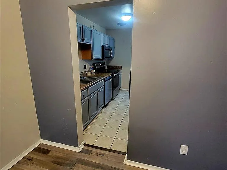 1537 Darren Cir — Photo 2