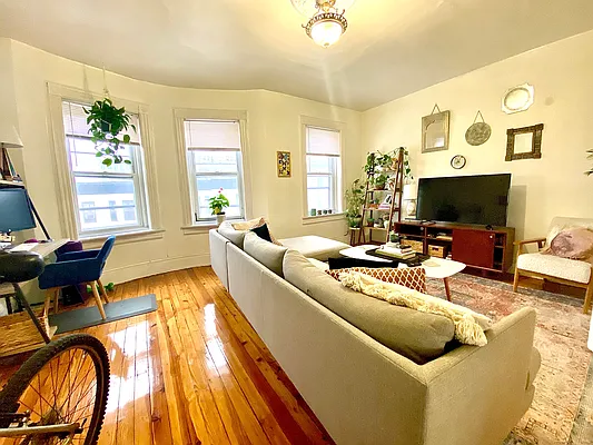 Rented by Compass | media 11