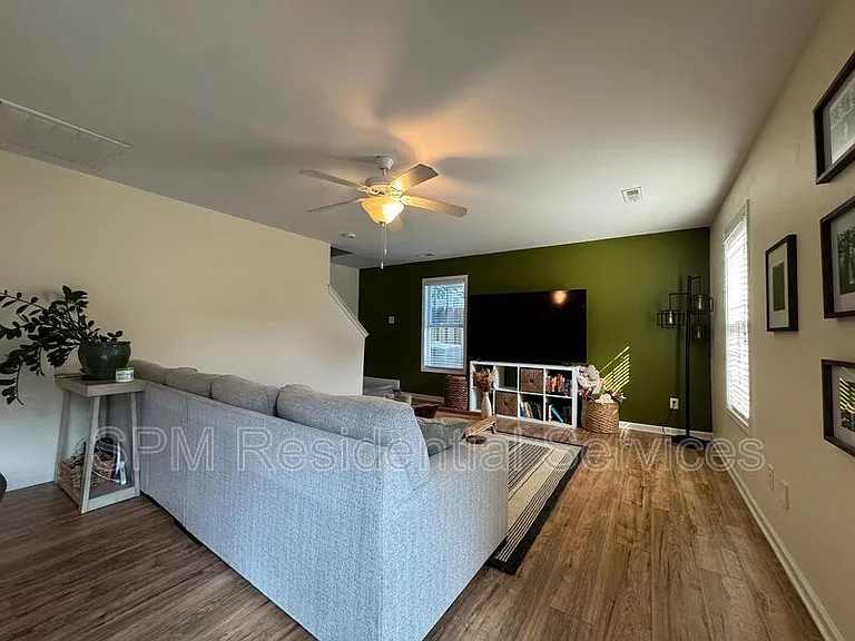 437 Lady Bug Ln — Photo 8