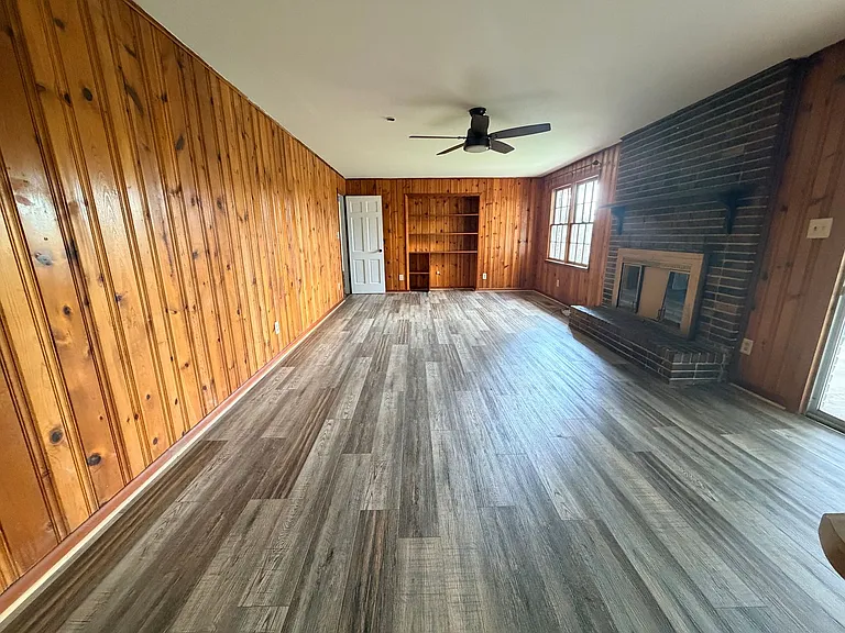 1002 W Alden Ave — Photo 35