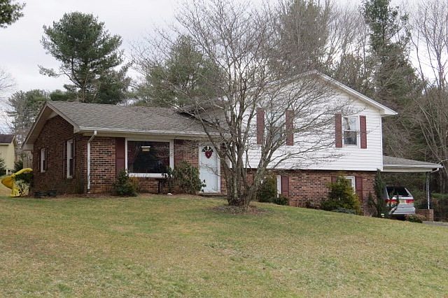 1st image of 104 Greenhaven Dr