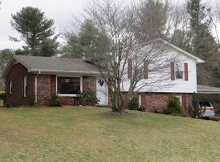 104 Greenhaven Dr, Galax, VA 24333