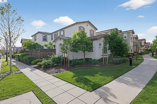 1005 S Fowler Ln Photo 1