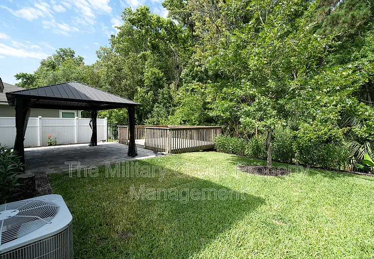 7814 Meadow Walk Ln — Photo 37
