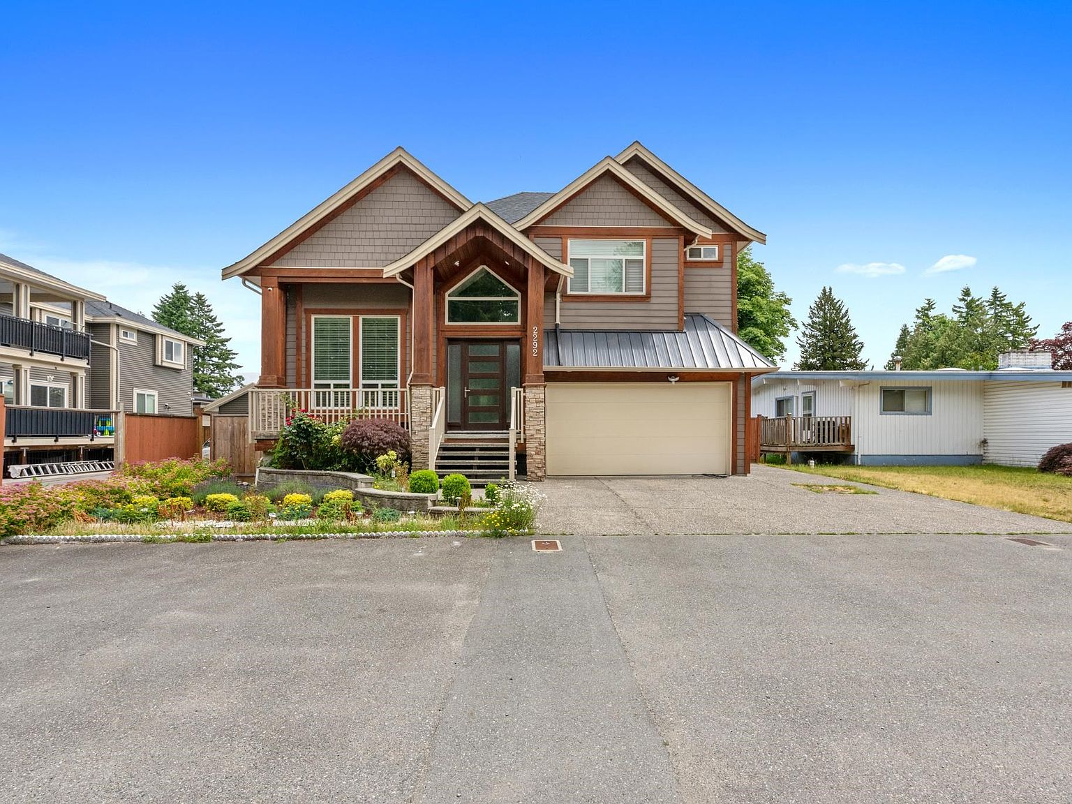 2292 Center St, Abbotsford, BC V2T 2N1 MLS R2800700 Zillow