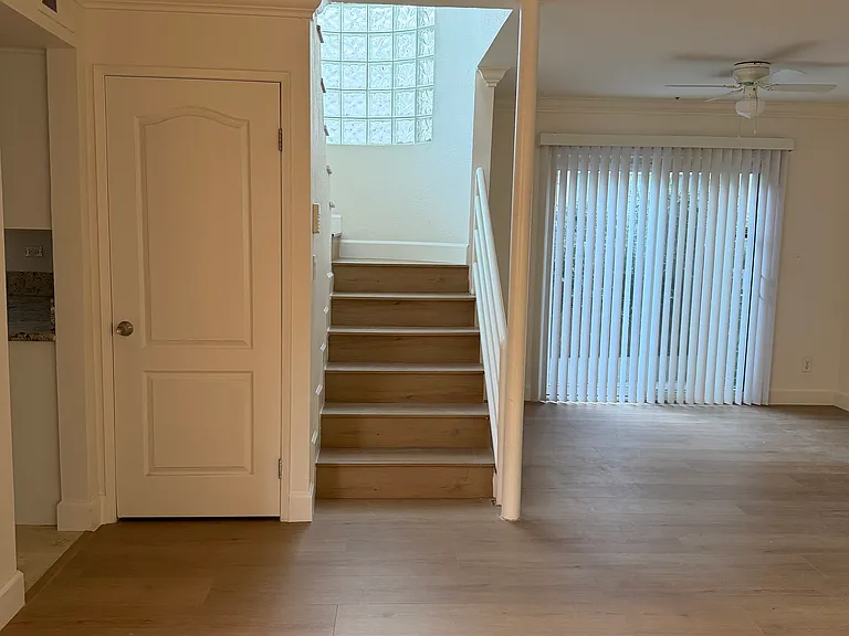 14911 Moorpark St #1 — Photo 4