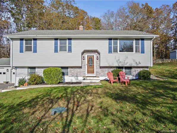39 Tra Mart Drive, Montville, CT 06382
