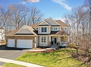 9241 Woodridge Way, Savage, MN 55378