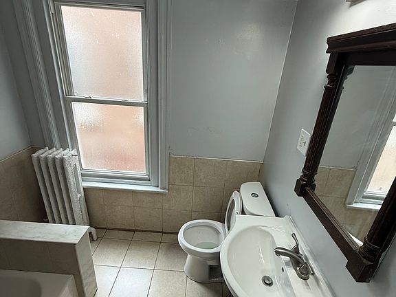 4th image of 222 S Madison St Floor 2