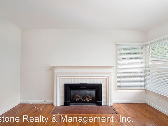 3rd image of 1428 Midvale Ave