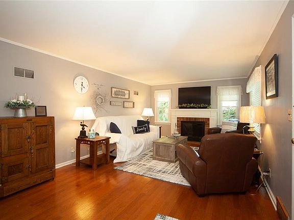 4th image of 716 Kieffer St