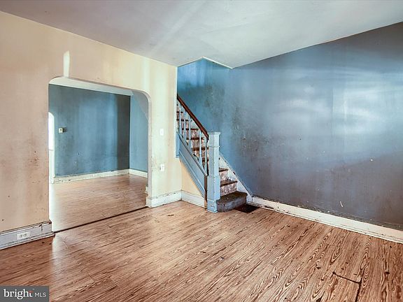 3rd image of 5214 Reinhard St