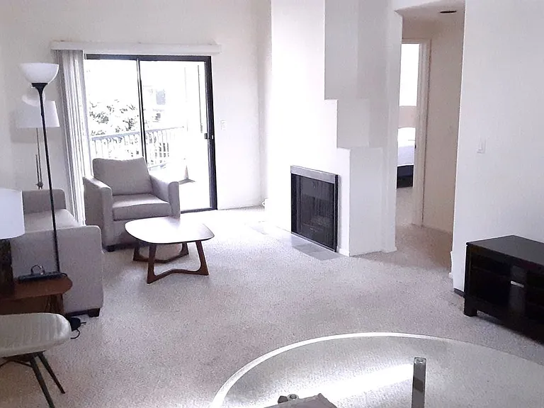 Portofino Place Apartments — Photo 8