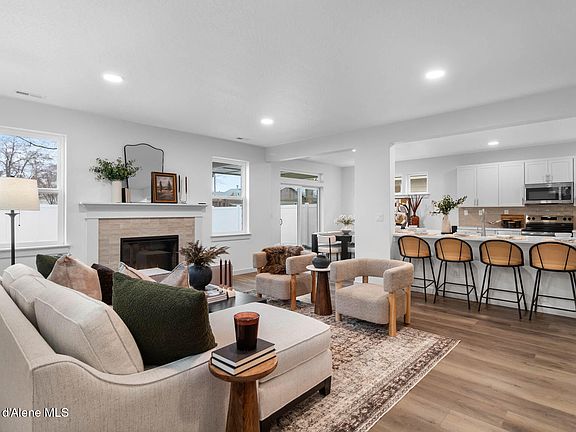 3rd image of 13391 N Loveland Way