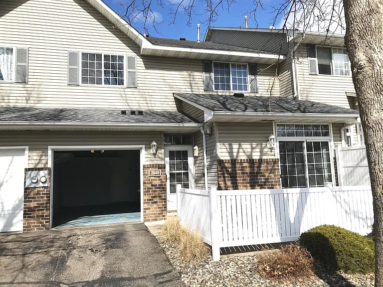2848 Mallard Dr — Photo 2