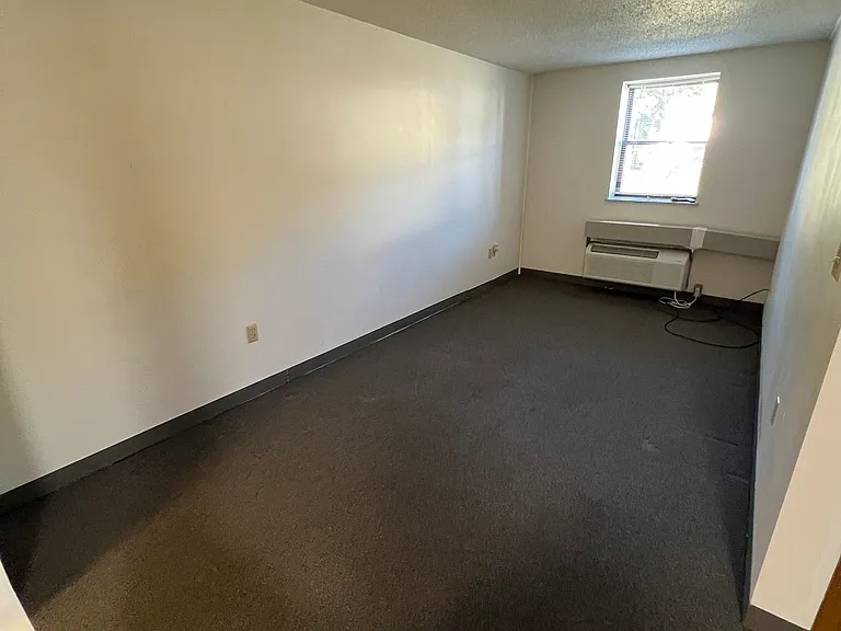 617 W Elm St #3 — Photo 8