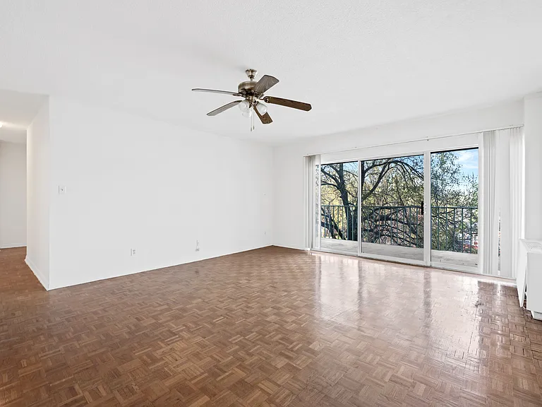 Central Gardens Apartments — Photo 18