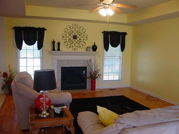 5th image of 2716 Beaumont Dr