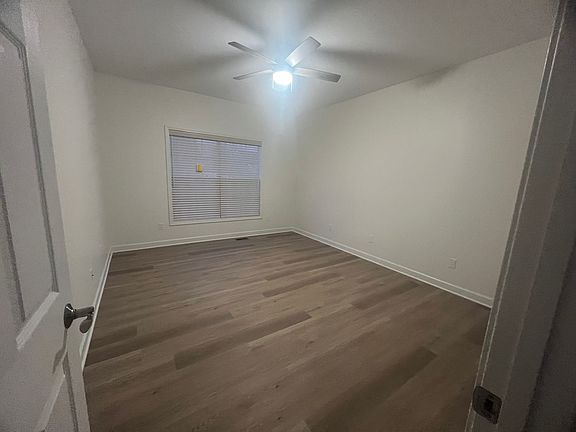 3rd image of 164 Heritage Meadows Cir