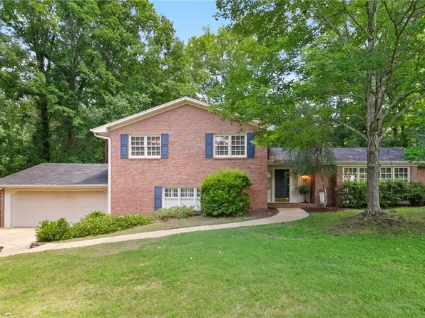 3806 Somerset Pl, Tuscaloosa, AL 35405