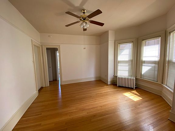 4th image of 229 S Oak Park Ave #2