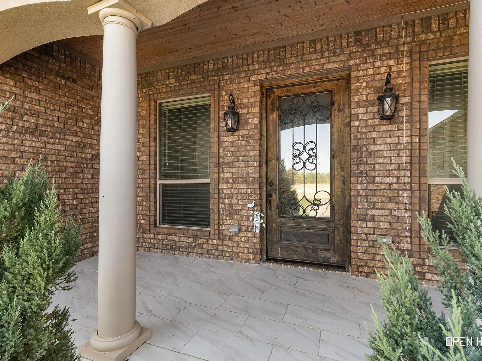4 bed, 2.5 bath, 2810 sqft, $3,495 — Photo 3