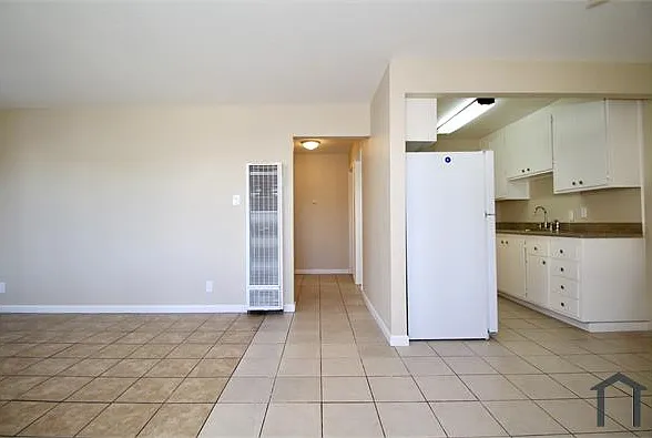 205 Smalley Ave #1