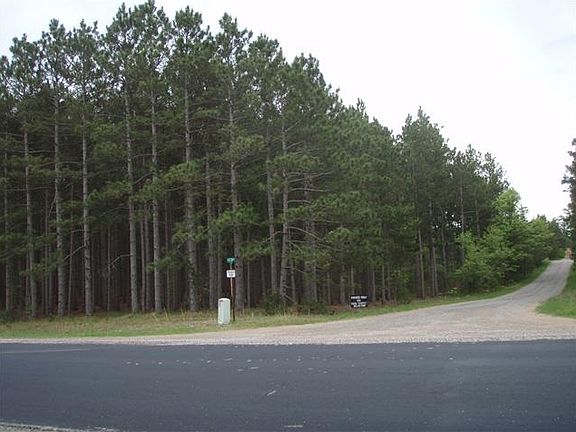 3rd image of 708 15th Dr