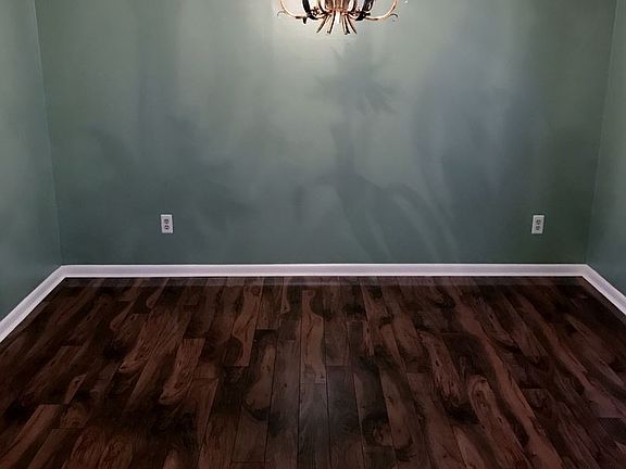 3rd image of 402 Broadmoor Blvd