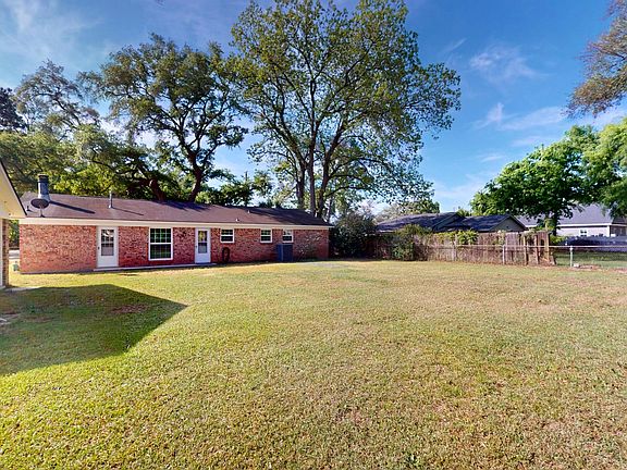 2nd image of 4027 Shell Point Road