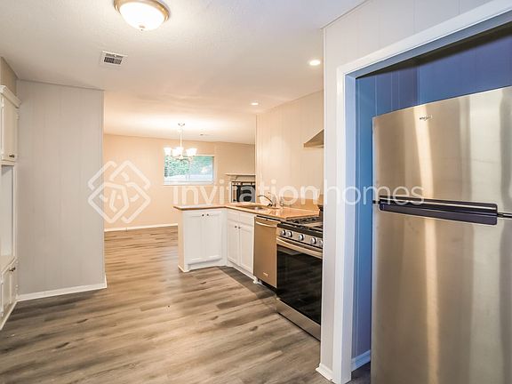 5th image of 724 Morse St