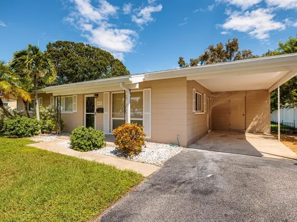 4491 Shore Acres Blvd NE, Saint Petersburg, FL 33703