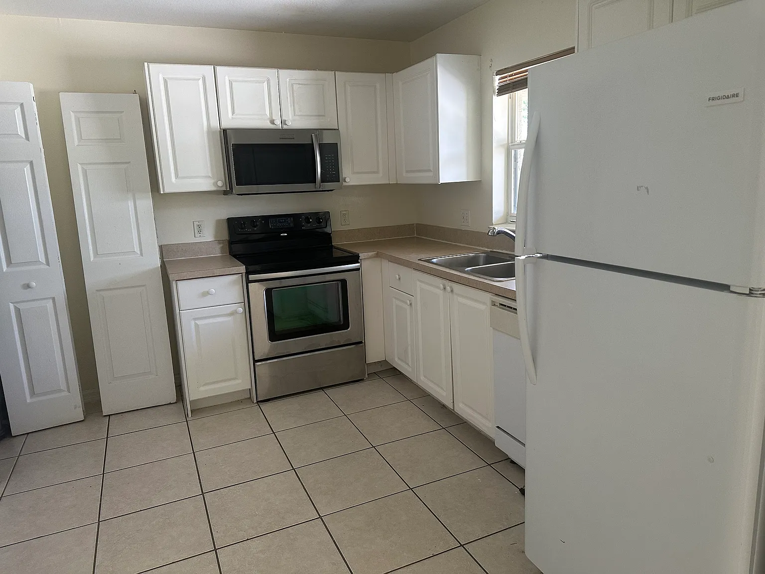2 bed, $1,250 — Photo 2