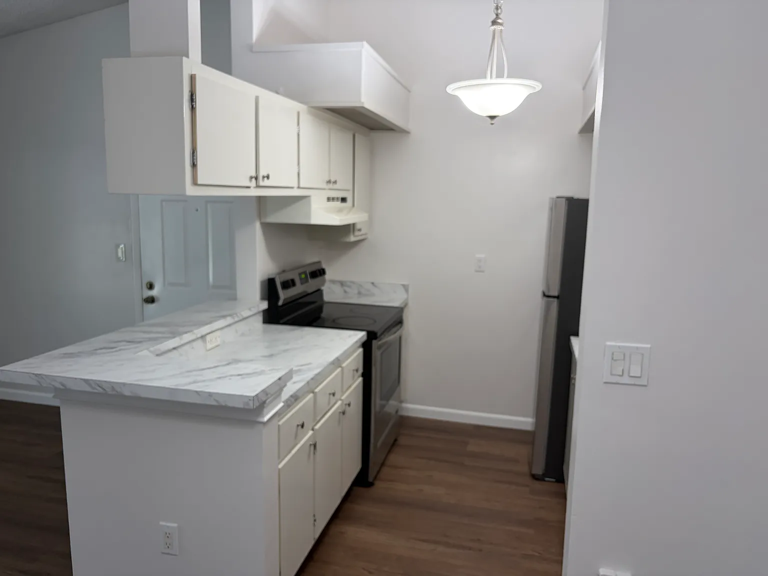 1 bed, 650 sqft, $1,700 — Photo 4